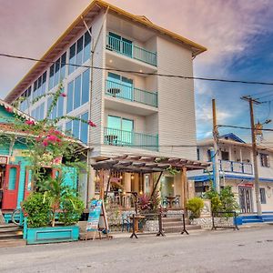 Azul Bocas Town
